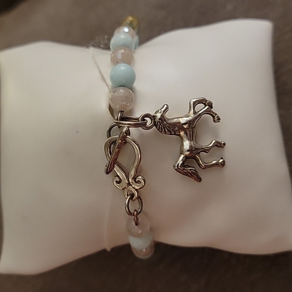 HANDMADE Rose Quartz Jade Floral Czech Glass Beaded Horse Charm Bracelet - Picture 6 of 6